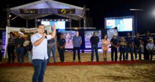 Governador interino, Luiz Gonzaga prestigia encerramento da Expo Bujari