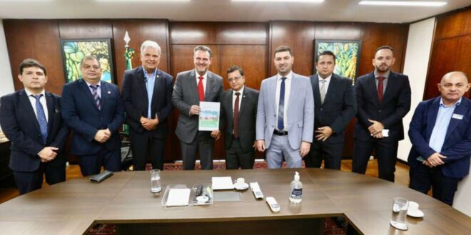 A pedido de Gonzaga e Nicolau, ministro libera recurso para casas de farinhas no Acre e anuncia concurso do Mapa