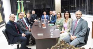 Longo se reúne com chefes dos poderes para definir estratégias contra rebelião no Acre