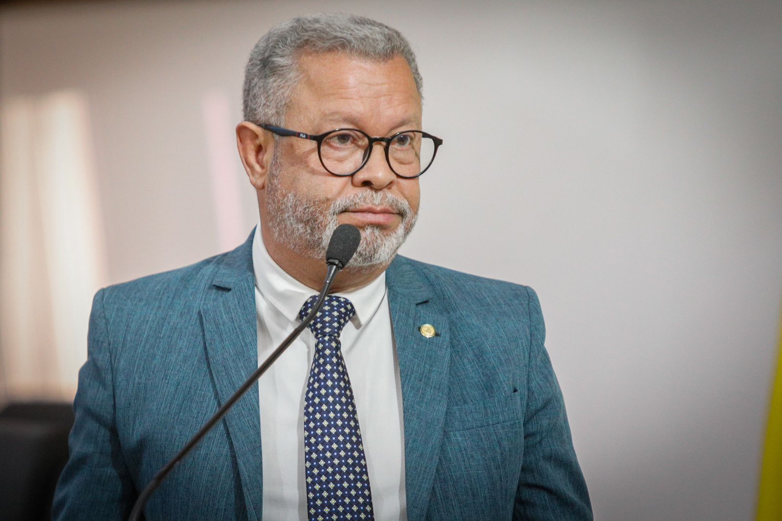 “O governo do Estado tem como resolver o problema da habitação, é só querer”, afirma Afonso Fernandes