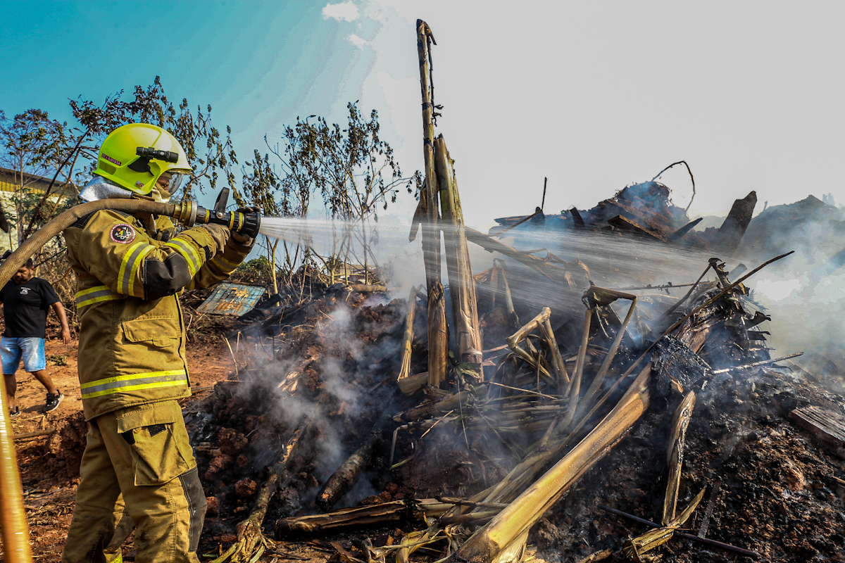 Bombeiros intensificam ações de combate às queimadas