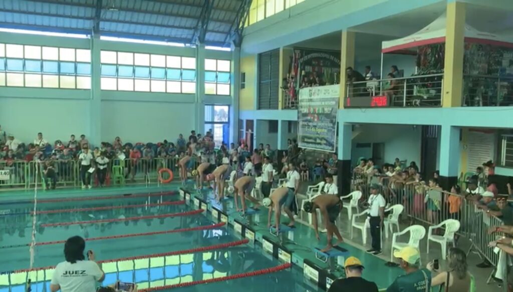 Governador recebe delegação acreana campeã de torneio internacional de natação