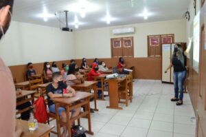 Educação abre mais de 600 vagas para o Centro de Estudos de Línguas em Rio Branco