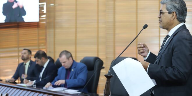 Edvaldo denuncia ‘carona’ de 24 milhões para contratação de empresa do Maranhão para reforma de escolas no Acre: “isso aqui é suficiente para abrir uma CPI’