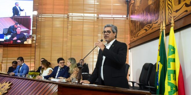 Edvaldo Magalhães destaca trabalho do Ifac no fortalecimento da democracia ao garantir ensino público e de qualidade