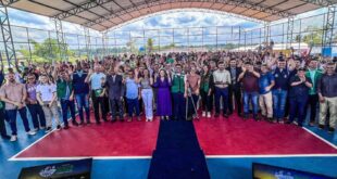 Gonzaga e Nicolau participam da entrega de 800 títulos definitivos em Cruzeiro do Sul