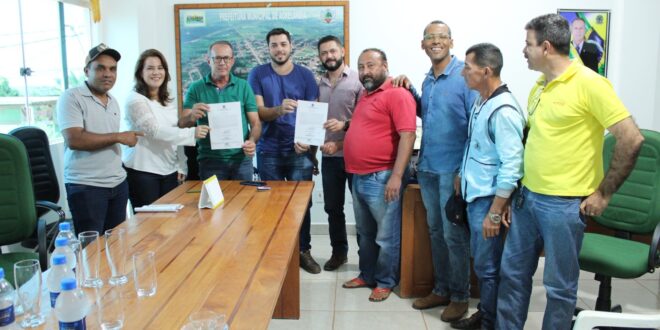 Prefeito de Acrelândia assina ordem de Serviço para a construção da Nova Câmara Municipal fruto de Emenda parlamentar destinada por Mara Rocha