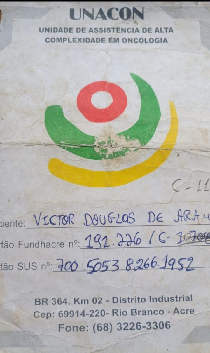 Jovem que luta há 15 anos contra o câncer tem a cirurgia cancelada na Fundhacre por falta de insumos