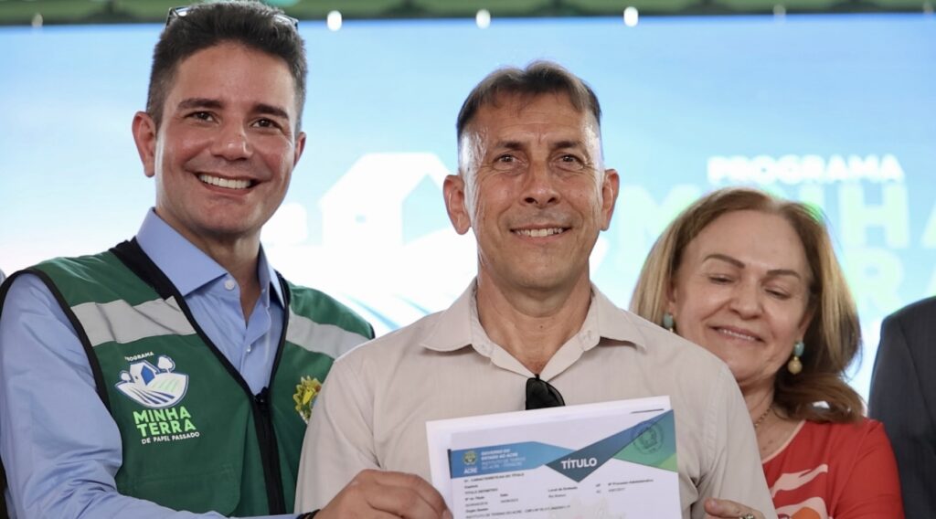 Governo entrega mais 520 títulos de regularização fundiária em Xapuri