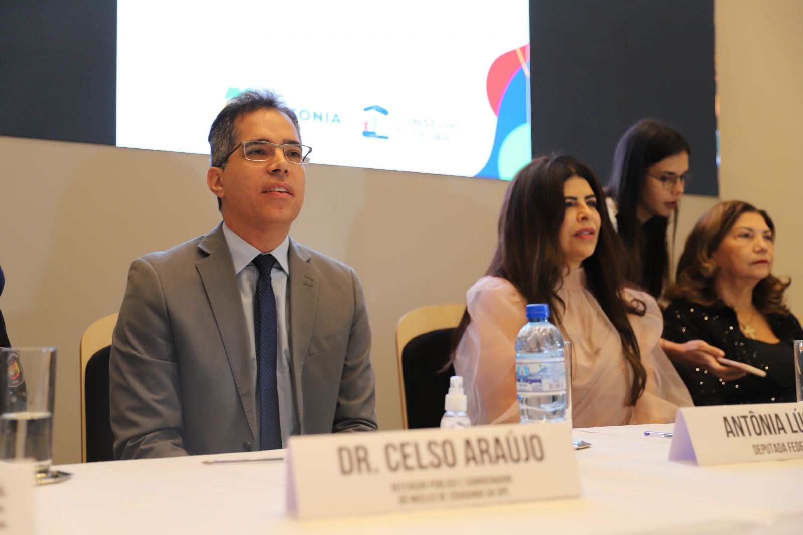 Defensoria Pública integra frente parlamentar mista a convite da deputada Antônia Lúcia