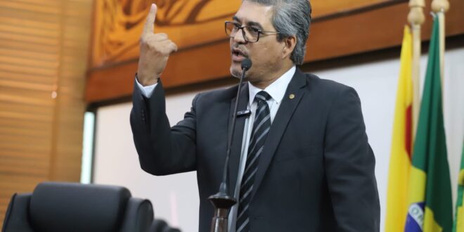 Edvaldo denuncia falta de pagamento do transporte escolar em Marechal Thaumaturgo; 90% dos alunos do ensino médio estão sem aula há quase 1 mês