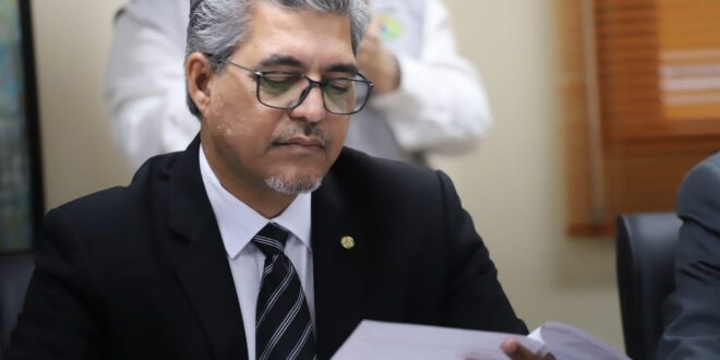 Edvaldo Magalhães comemora instituição da Lei Sérgio Taboada que cria a Semana da Música Acreana