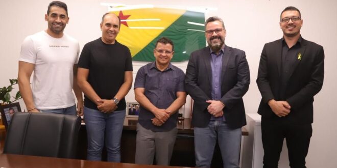 Gonzaga se reúne com Alan Rick para tratar da reconstrução de estradas, instalação de aterros sanitários e crise aérea