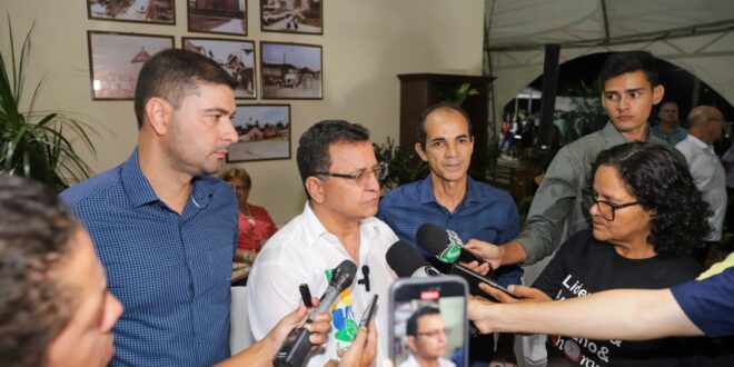 Gonzaga e Nicolau cumprem agendas em Rodrigues Alves e Mâncio Lima e prestigiam abertura da Expoacre Juruá