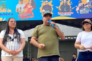 Mazinho Serafim faz abertura oficial do Festival da Carnaubeira e destaca evento como tradição no município