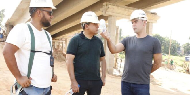 “ Uma nova história “, diz Nicolau ao visitar obras da ponte em Sena Madureira