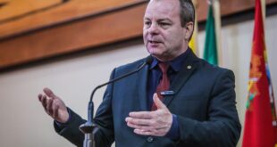 Longo altera projeto que beneficia pessoas com deficiência e cria carteira que prevê mais inclusão