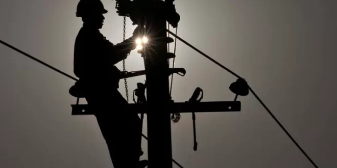 PL que obriga fornecedoras de energia a oferecer possibilidade de pagamento no ato do corte, é aprovado nas comissões