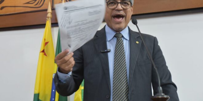 Edvaldo Magalhães volta a denunciar descaso da Educação com o transporte escolar: ‘dar o calado como resposta’