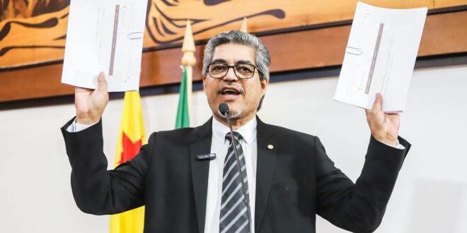 Edvaldo solicita cópia de inspeção feita pelo Tribunal de Contas em carona milionária da Educação; requerimento foi aprovado