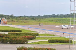 Familiares das vítimas de acidente aéreo em Rio Branco são recebidos por equipes especializadas do Estado