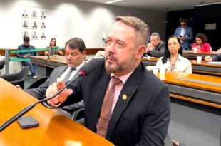 Governo do Acre defende solução definitiva para problema do transporte aéreo no estado