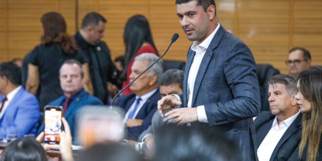 Na sessão solene dos 50 anos da OCB/AC, Nicolau Júnior enaltece trabalho do cooperativismo