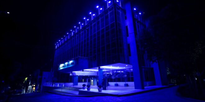 Novembro Azul: Aleac recebe iluminação em apoio à prevenção do câncer de próstata