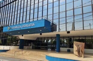 Deputados aprovam PEC das Emendas Individuais