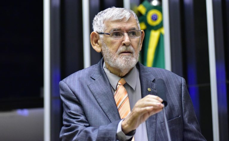 Comissão aprova projeto que invalida multas sem notificação eletrônica 2 Deputado Luiz Couto