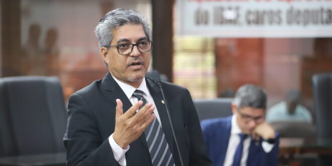 “Mostre uma obra sendo executada pela empresa dona da carona do Maranhão”, questiona Edvaldo Magalhães