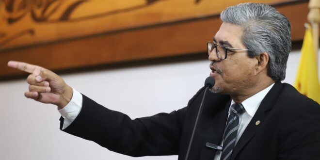 “Tem hora que é preciso estancar a crise senão ela vai bater no gabinete do governador”, diz Edvaldo sobre perda de liderança de Henrique Maciel