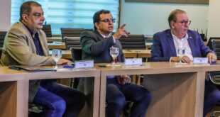 Luiz Gonzaga e Secretário de Indústria, Ciência e Tecnologia Assurbanipal participam de Reunião Estratégica na FIEC