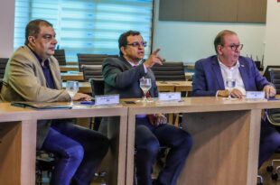Luiz Gonzaga e Secretário de Indústria, Ciência e Tecnologia Assurbanipal participam de Reunião Estratégica na FIEC