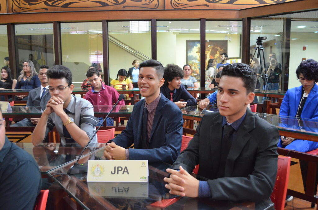 Educação lança 3ª edição do Programa Jovem Parlamentar Acreano