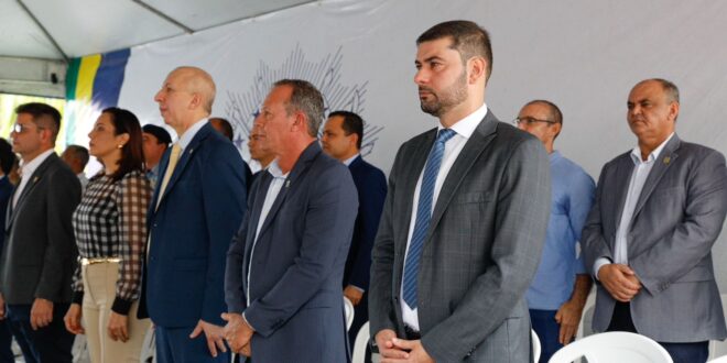 Nicolau Júnior prestigia entrega de veículos e enaltece investimentos da gestão de Gladson