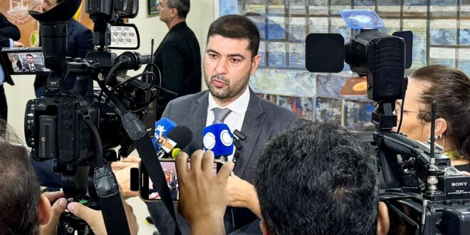 ALEAC vai pagar 13º salário agora em novembro, anuncia Nicolau