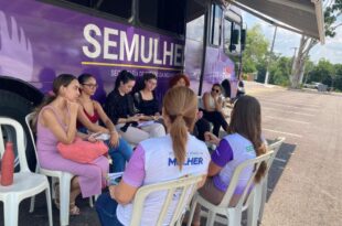 Secretaria da Mulher leva Ônibus Lilás a acadêmicas da UFAC