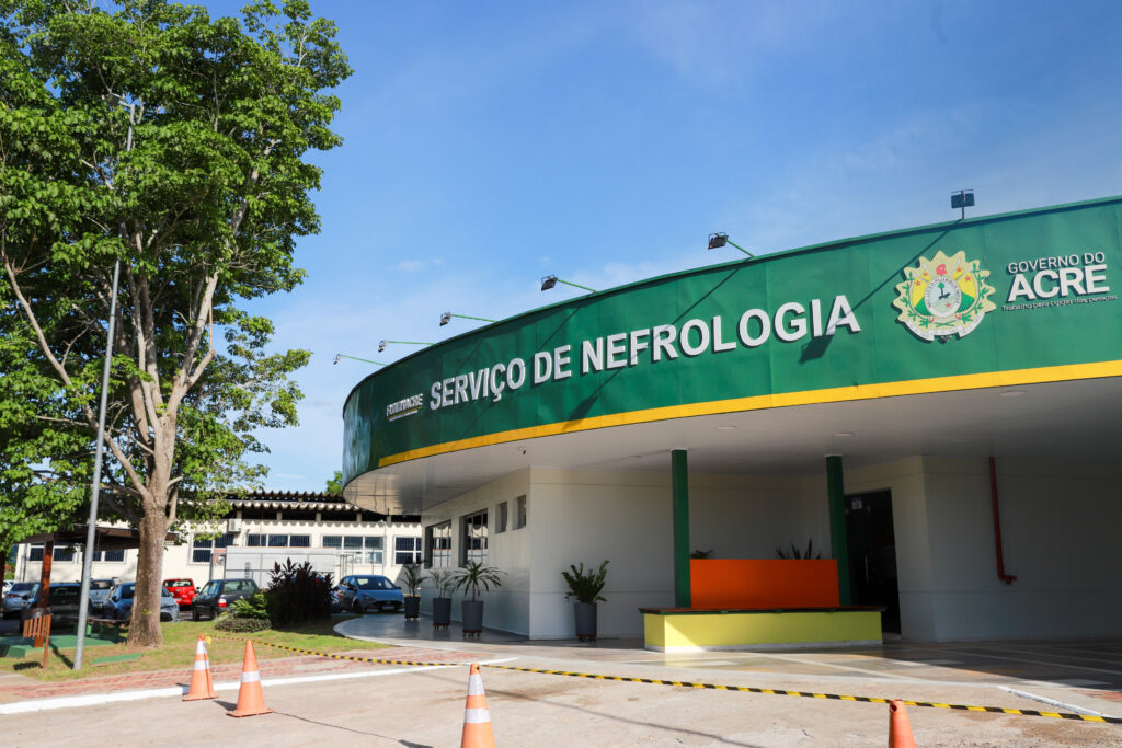 Estado entrega obra de adequação e reforma do prédio de Nefrologia da Fundhacre