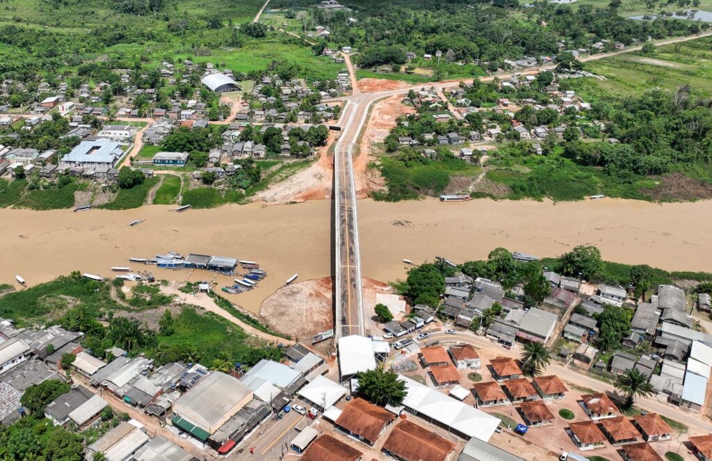 Governo entrega ponte que integra Segundo Distrito de Sena Madureira