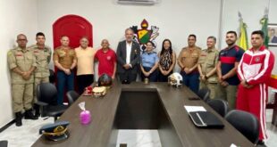 Petecão é homenageado por apoio crucial à Lei das Polícias e Bombeiros Militares