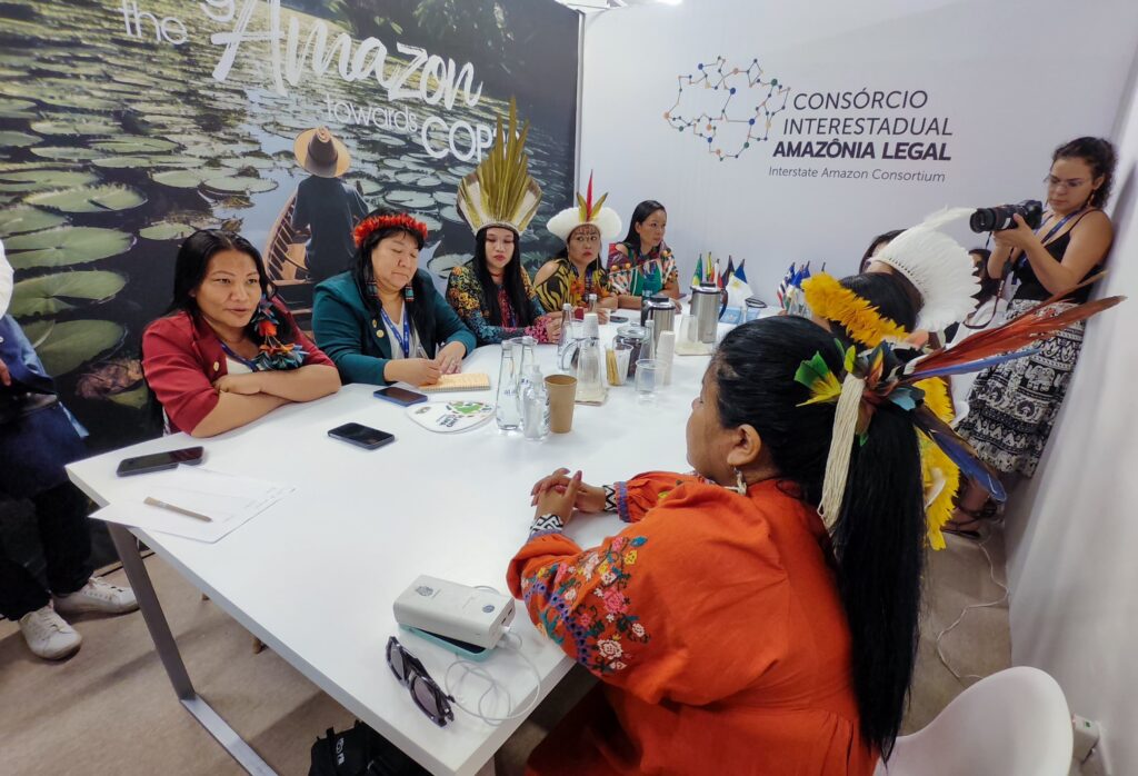 Na COP28, Gladson Cameli manifesta apoio para criação de Comitê de Secretariado Indígena