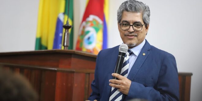“Vi um cadastro de reserva se agigantar a cada dificuldade”, diz Edvaldo Magalhães ao comemorar posse de aprovados no concurso da Sesacre