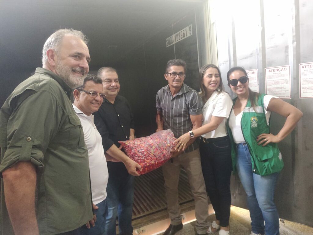 Estado entrega entreposto de frutas para produtores rurais do ramal do Pelé 