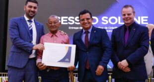 Aleac encerra o ano legislativo com sessão solene de reconhecimento a pessoas que contribuíram com o Acre