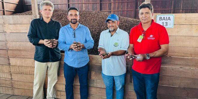 Empresário visita agroindústria da Cooperacre e ressalta a importância da castanha do Acre que já é comercializada em 10 países