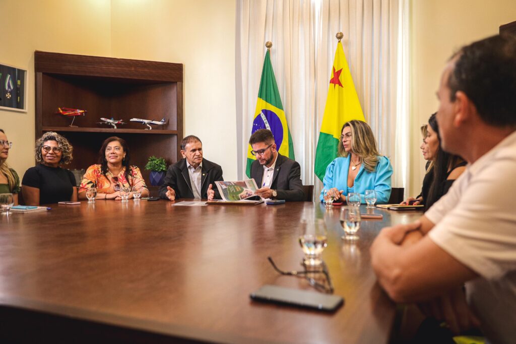 Governo e Fapac lançam programa Mães da Ciência, para estudantes mães solo