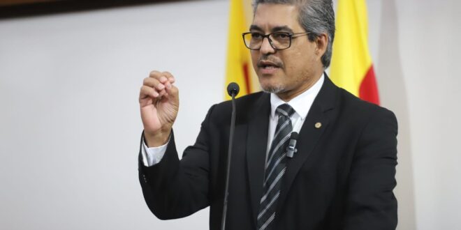 Sancionada lei de Edvaldo Magalhães e Eduardo Ribeiro que garante selo às empresas que cumprem o percentual exigido por lei para contratação de pessoas com deficiência