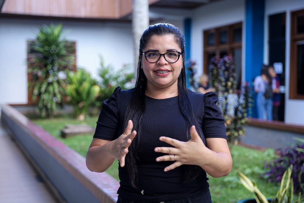 Lei determina inclusão do ensino de Libras na grade do ensino fundamental estadual