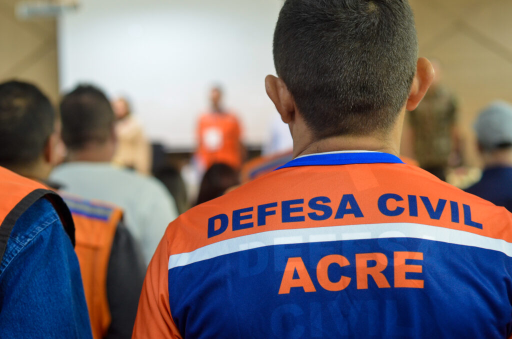 Cheia do Rio Acre desabriga 54 famílias em Assis Brasil